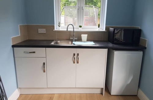 Luton Apartment | Cozy Studio in Luton