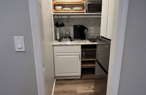 Lakeview Apartment | Cozy studio in nice West Hempstead with WiFi, AC