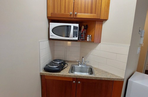Piedmont Apartment | Cozy studio in nice Piedmont with AC, WiFi, parking, kitchenette