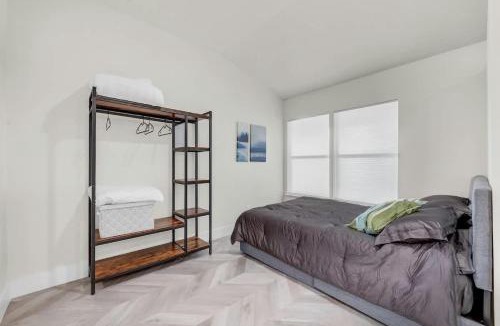 West Campus Apartment | Cozy studio in quiet area - Yard