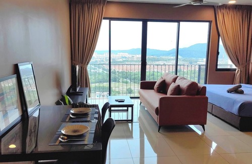 Shah Alam Apartment | Cozy Studio in Shah Alam With Mountain View