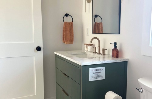 Southeast Bend Apartment | Cozy studio in the pines.