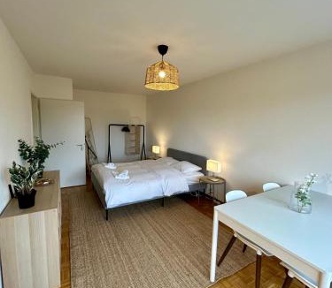 District 7 Apartment | Cozy Studio in Witikon District