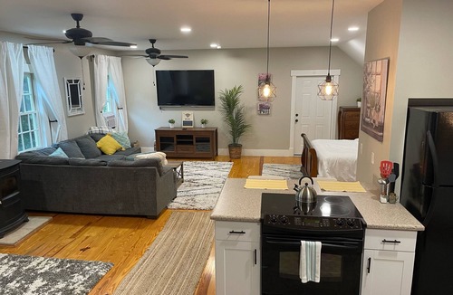 Tolland Apartment | Cozy Studio Loft
