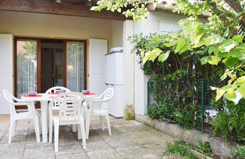 Narbonne-Plage Apartment | Cozy Studio Loft with Shared Pool, Terrace & Parking, 200m from Beach in Narbonne Plage