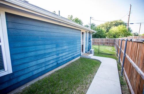 Fort Worth Apartment | Cozy Studio Mins to JPS, Medical City, Historic District, Zoo, Water Garden