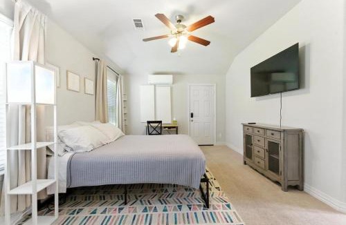 Fort Worth Apartment | Cozy Studio Mins to JPS, Medical City, Historic District, Zoo, Water Garden