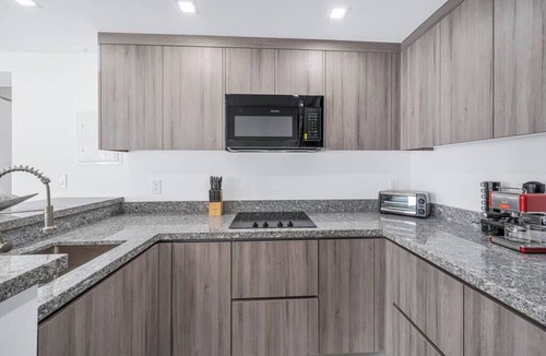 Flagami House | Cozy Studio Near Airport & Miami Beach