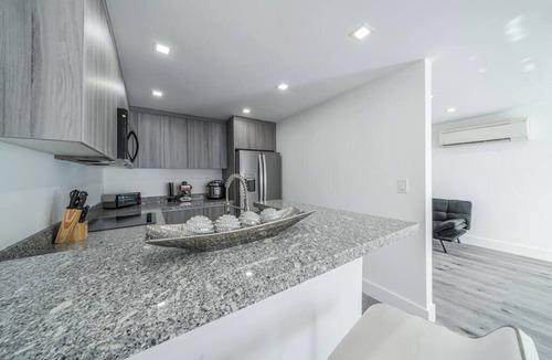 Flagami House | Cozy Studio Near Airport & Miami Beach