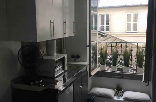 Ternes Apartment | Cozy Studio near Champs Elysees