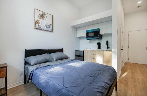 Sainte-Marie Apartment | Cozy Studio Near Downtown Montreal with Parking