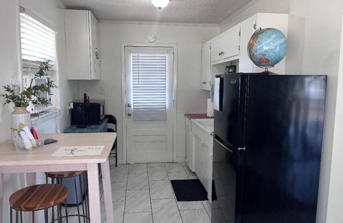 Whitehaven House | Cozy Studio near Graceland*Kitchenette*Freeparking