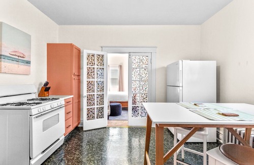 The Hill Apartment | Cozy Studio★Nurses/Profs★Great Neighborhood★W/D★Parking