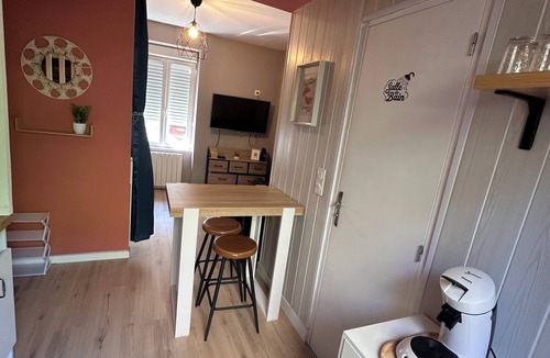 Ploermel Apartment | Cozy studio - Ploërmel city center - Wi-Fi and parking