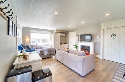 Lower Sackville Apartment | Cozy Studio - Queen size bed and sofa bed