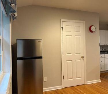 Trumbull Apartment | Cozy studio quiet