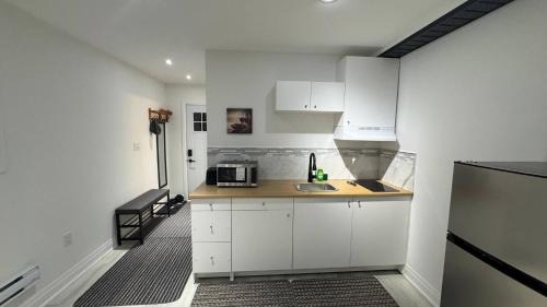 Jacksons Point Apartment | Cozy Studio Retreat in Scenic Georgina, Canada