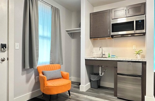 Ontario Center Apartment | Cozy Studio, Safe & Private
