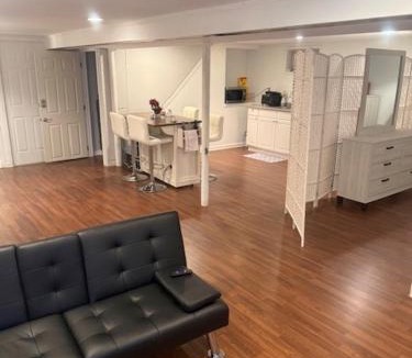 Alden Manor Apartment | Cozy Studio