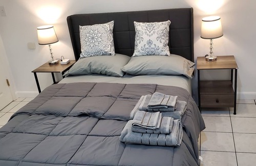 Shrewsbury Apartment | Cozy Studio