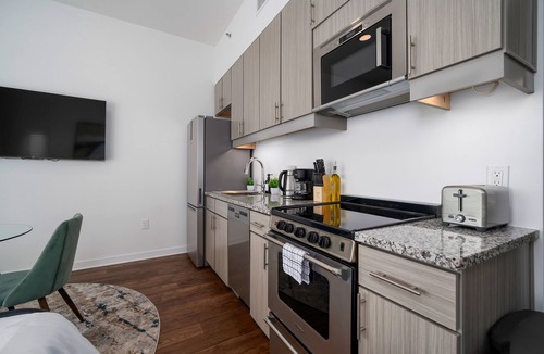 Birmingham Apartment | Cozy Studio w/Private Balcony!