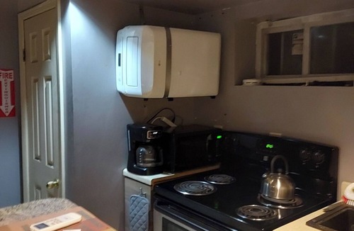 Elmont Apartment | Cozy Studio w/Private Entry, Private Bath & Kitchenette