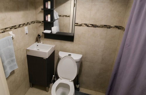 Elmont Apartment | Cozy Studio w/Private Entry, Private Bath & Kitchenette