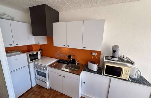 Port-la-Nouvelle Apartment | Cozy Studio with Balcony, 300m from Beach - Sleeps 3
