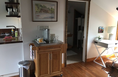 Geneva Apartment | Cozy studio with AC and WiFi in Historic Geneva, NY.