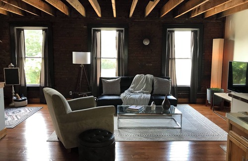 Geneva Apartment | Cozy studio with AC and WiFi in Historic Geneva, NY.