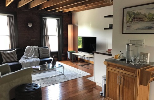 Geneva Apartment | Cozy studio with AC and WiFi in Historic Geneva, NY.