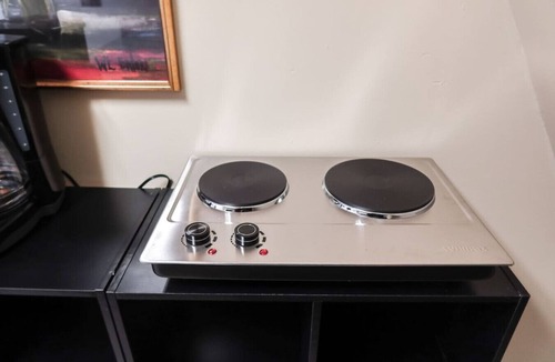 West Orange Apartment | Cozy studio with AC and WiFi in nice West Orange