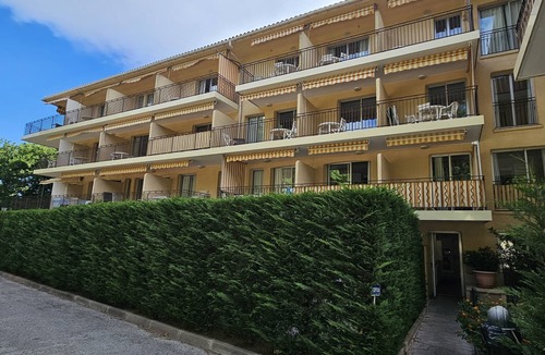 Saint-Tropez Apartment | Cozy studio with balcony and communal pool