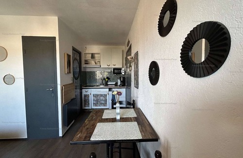 Foulquines Apartment | Cozy Studio with Balcony at Narbonne Beach