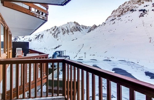 La Mongie Apartment | Cozy Studio with Cabin, Sleeps 4, South-Facing Balcony, Ski-In/Ski-Out, Near Amenities