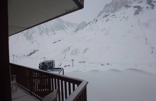 La Mongie Apartment | Cozy Studio with Cabin, Sleeps 4, South-Facing Balcony, Ski-In/Ski-Out, Near Amenities