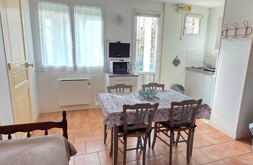La Roche-Posay Apartment | Cozy studio with garden and WIFI in La Roche-Posay