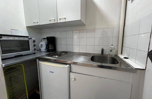 La Roche-Posay Apartment | Cozy studio with WIFI, garden, parking near center & Thermal Baths