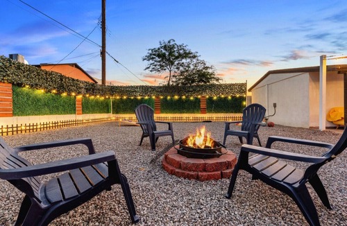 Downtown Phoenix House | Cozy Studio with King Bed DT Phx Unit C