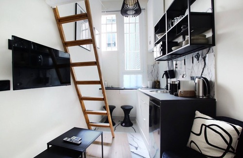 Strasbourg -Saint-Denis Apartment | Cozy Studio with Loft Bed - Center of Paris
