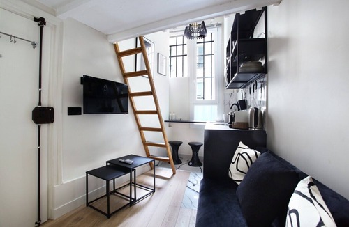 Strasbourg -Saint-Denis Apartment | Cozy Studio with Loft Bed - Center of Paris