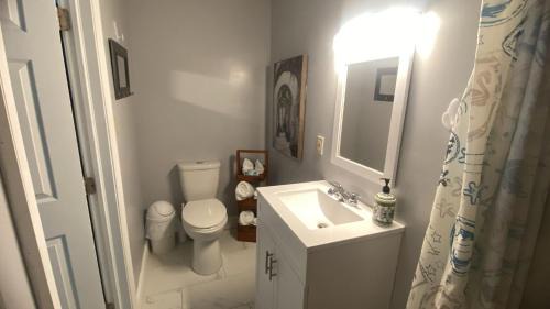 Caloosahatchee House | Cozy Studio with Private Entry, Kitchen and Bath