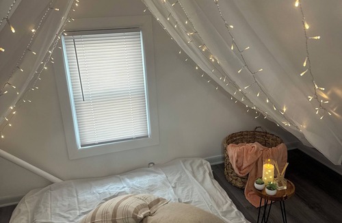 White Plains Apartment | Cozy Studio with reading nook