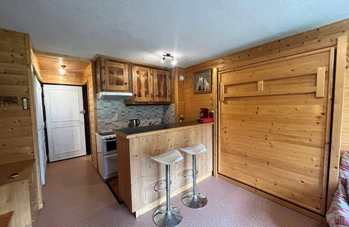 Chatel Apartment | Cozy studio with south-facing balcony and parking