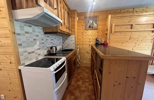 Chatel Apartment | Cozy studio with south-facing balcony and parking