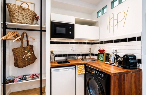 7th Arrondissement Apartment | Cozy studio with terrace – 2 guests, near Eiffel Tower