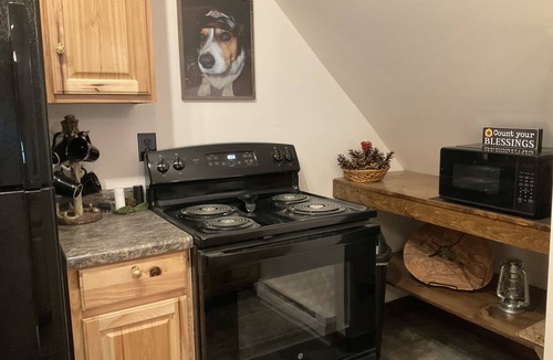 Large Apartment | Cozy Studio with Unique Charm in Private Setting