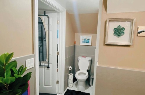 Greenville House | Cozy, Stylish 1BR Studio With Parking