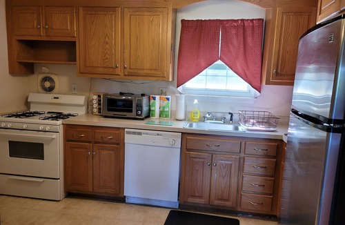 Wallingford Center Apartment | Cozy stylish comfortable apartment