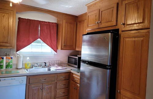 Wallingford Center Apartment | Cozy stylish comfortable apartment